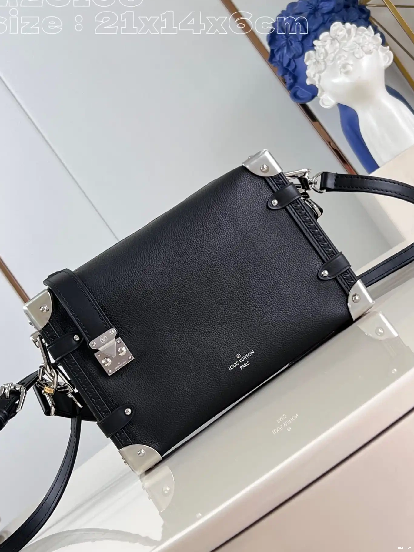 Trunk LOUIS VUITTON PM-21*14*6CM Side 0401